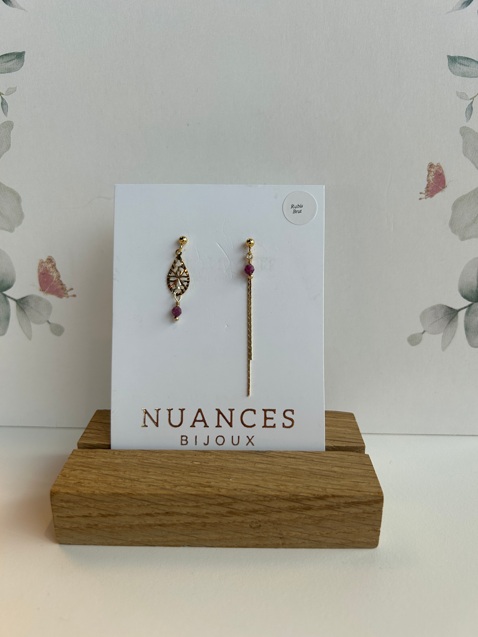 Boucles d'oreille Daisy rubis brut - Nuances 