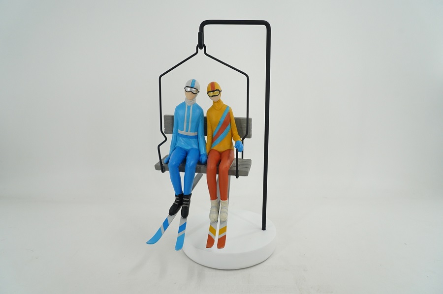 Sculpture 2 Skieurs sur télésiège - Fancy 